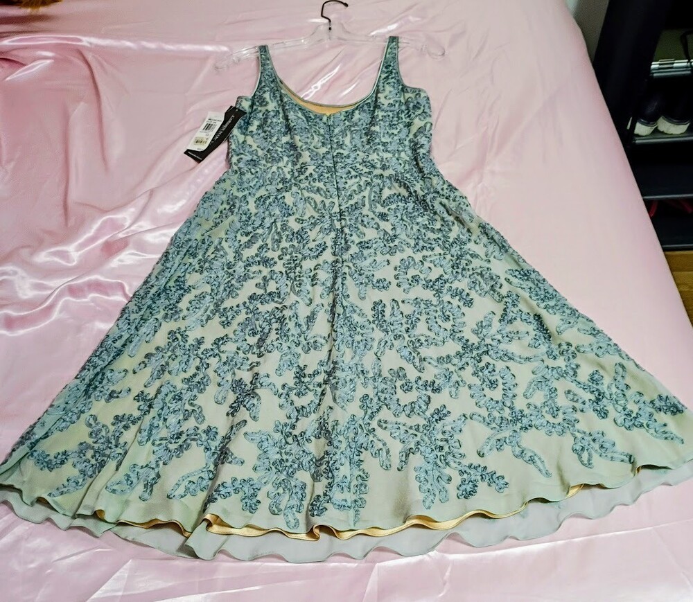 NWT Carmen Marc Valvo Signature Aqua Apricot Floral Textured A-Line Dress Size 4